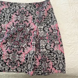 EP New York Golf Skort - Filigree Lace Medallion Print-  Sz 8. Pink & Black